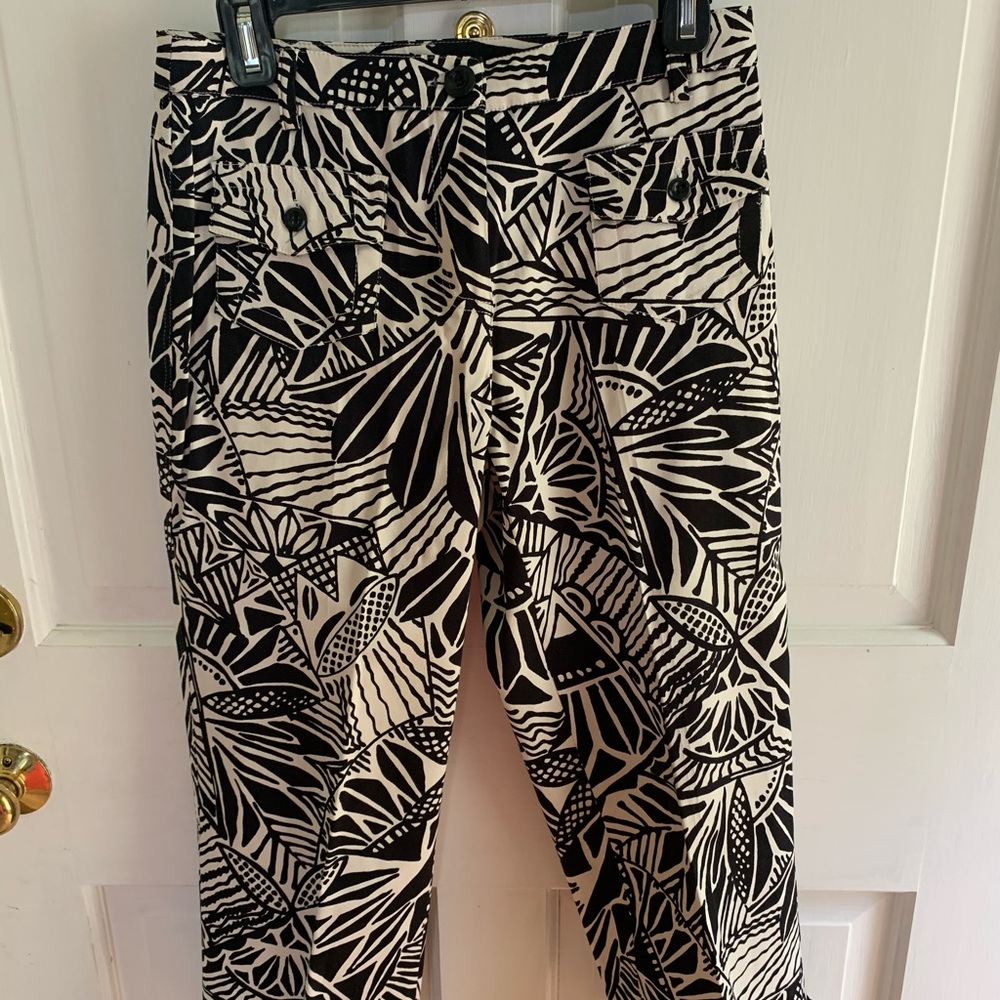 Elliott Lauren Black & Ecru Crops, 4